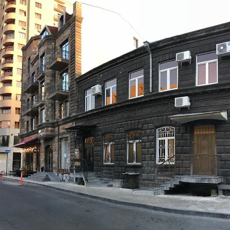 Apartment By Family Hotel Erevan Esterno foto