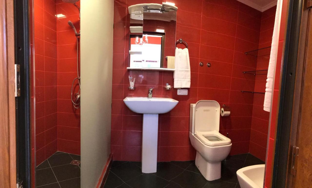 Apartment By Family Hotel Erevan Esterno foto