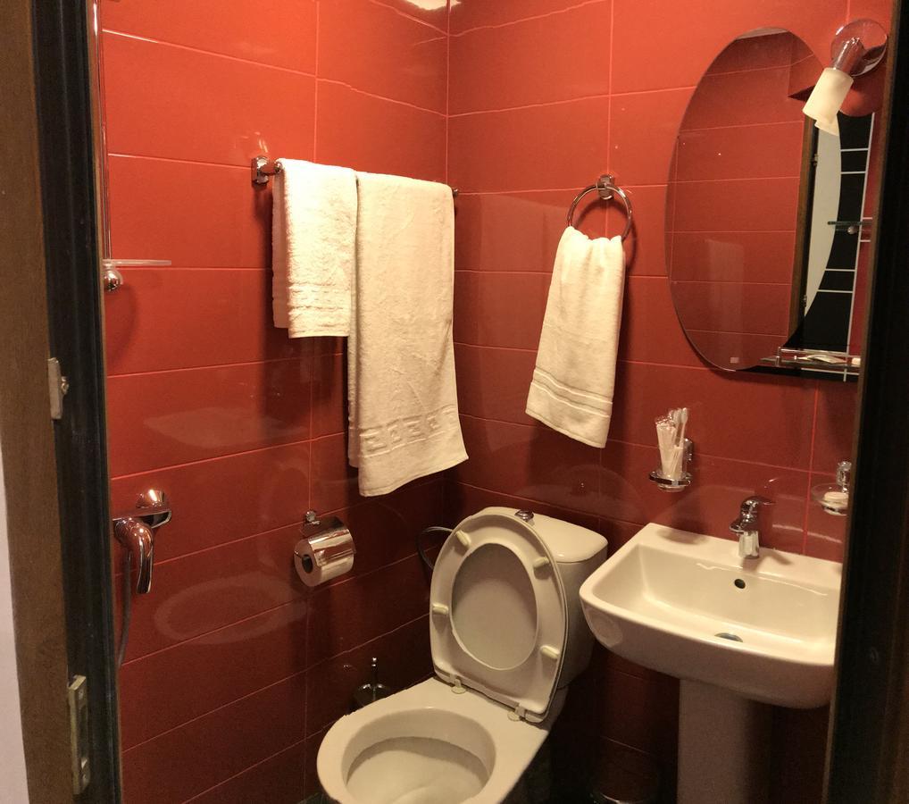Apartment By Family Hotel Erevan Esterno foto