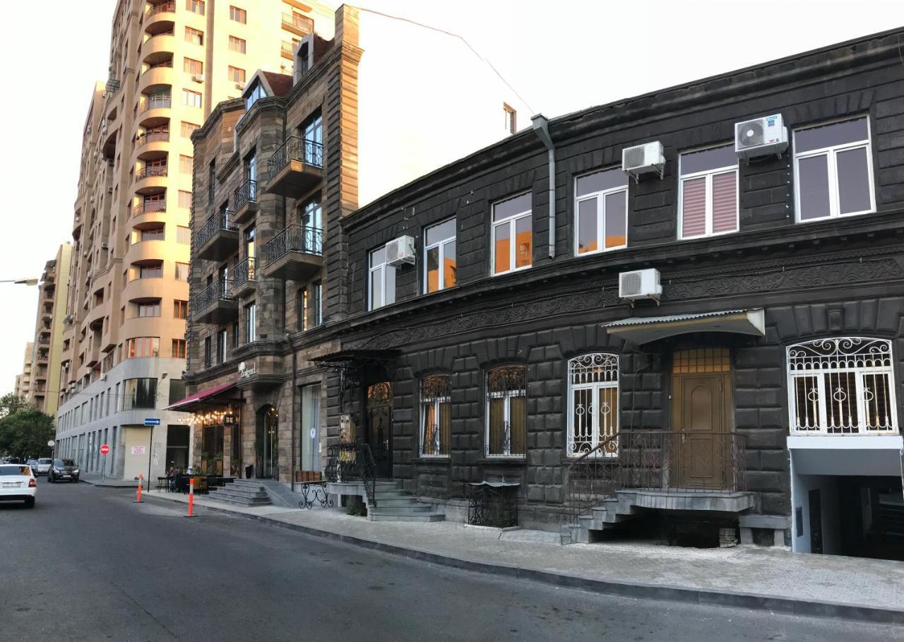 Apartment By Family Hotel Erevan Esterno foto